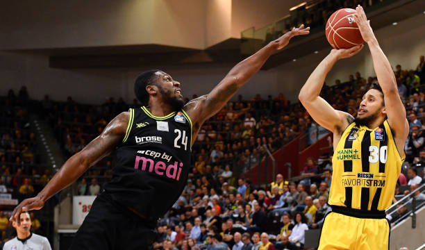 国足几乎全 国足几乎全